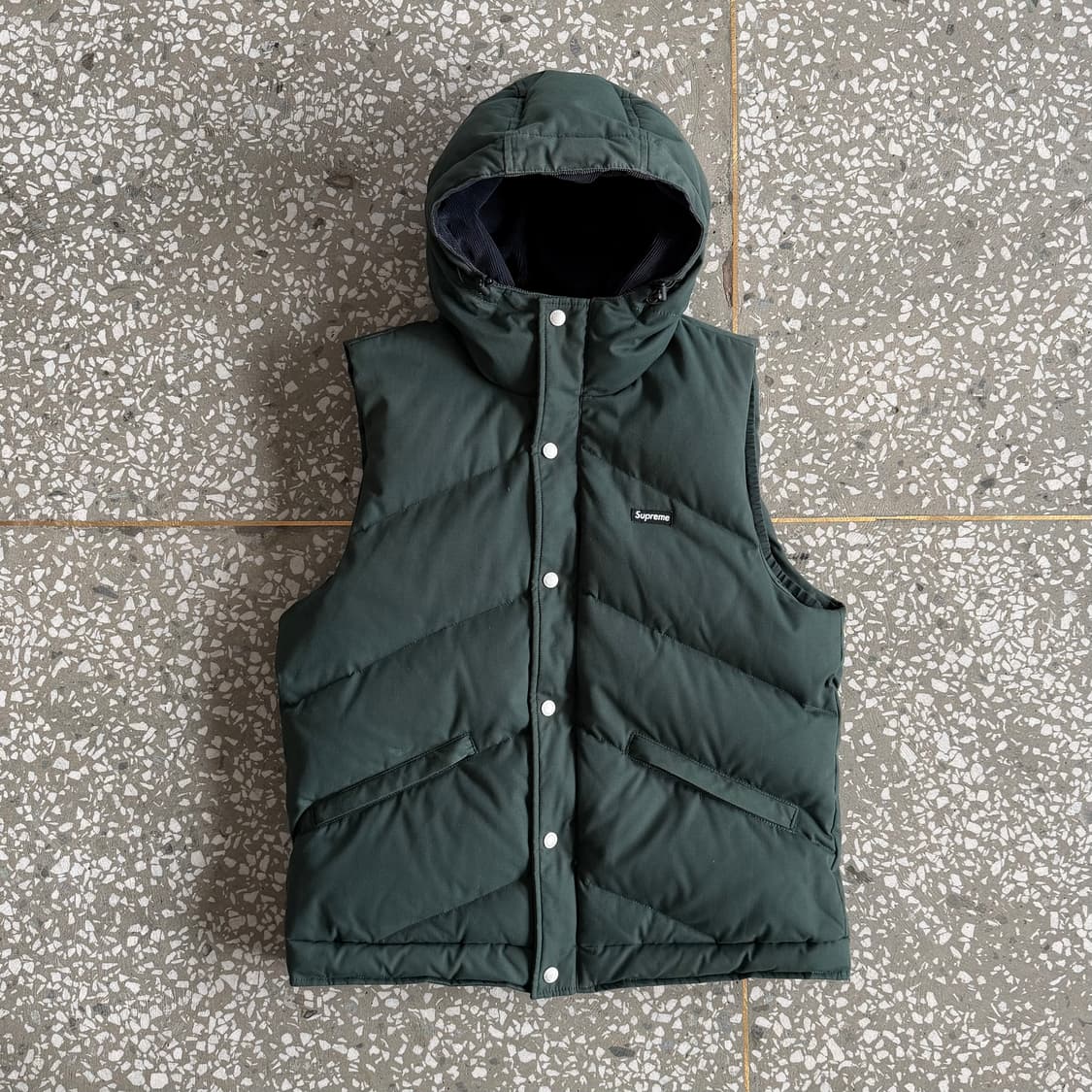 슈프림 후드 다운 베스트 - 12fw 상품이미지2