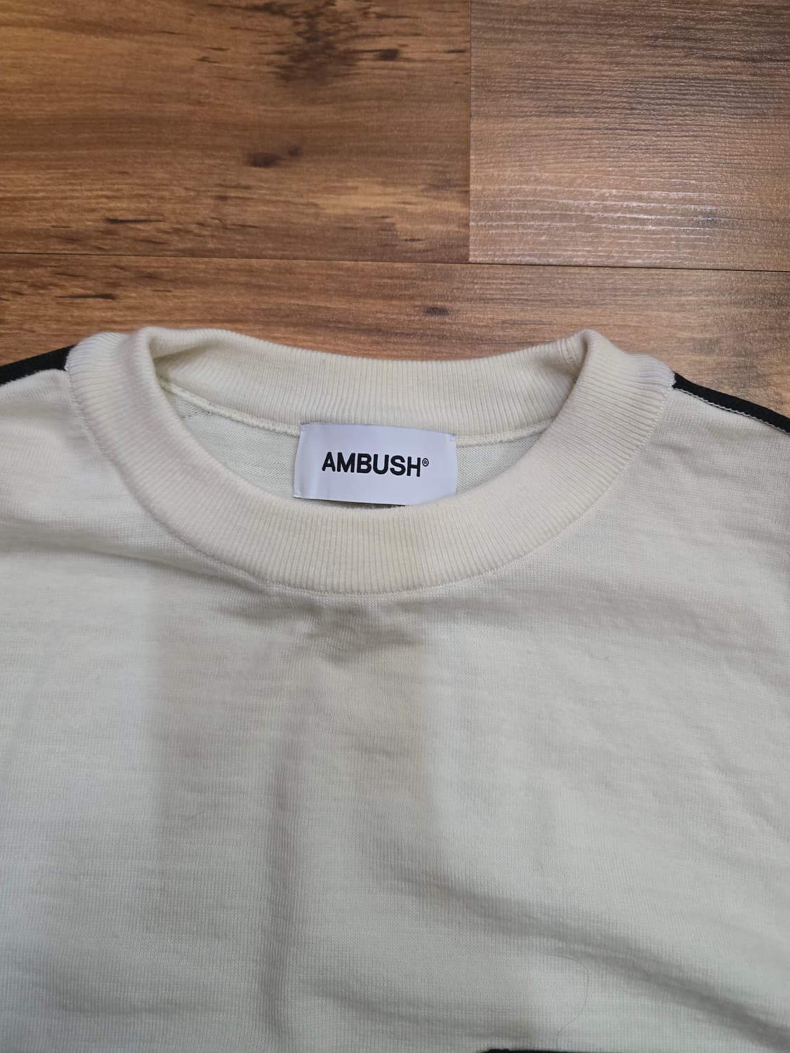 앰부쉬 울 니트 판매합니다 상품이미지2