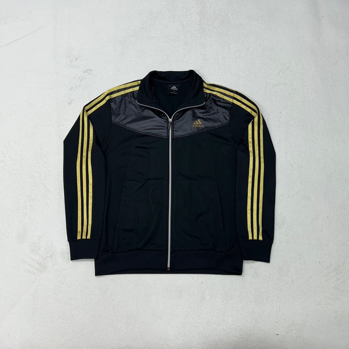 Adidas black & gold jersey 상품이미지4
