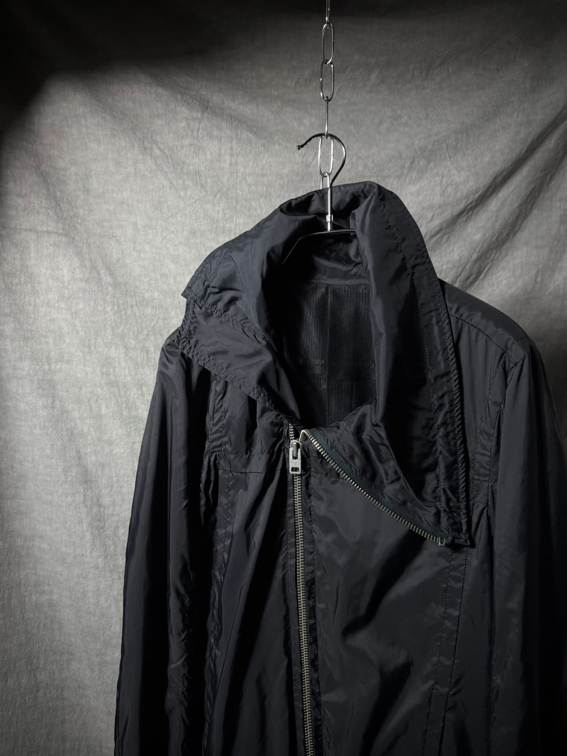 BOISONVERNI Asymmetric Nylon Windbreaker 상품이미지4
