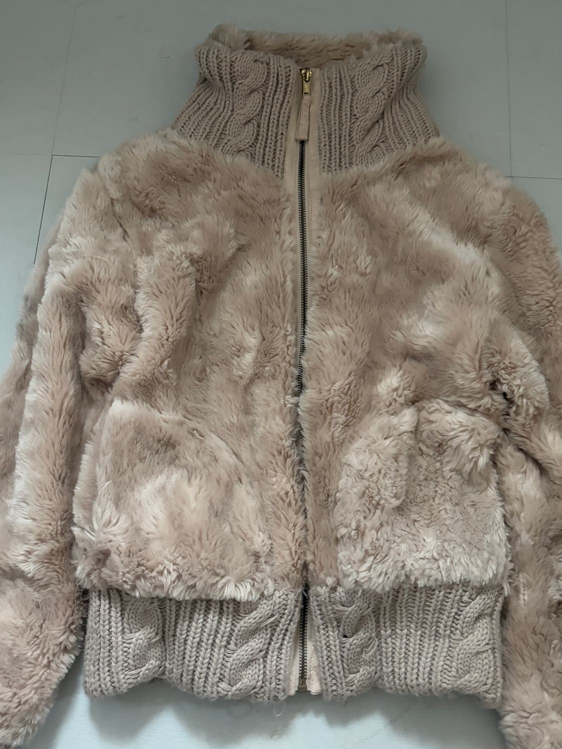 • beige fur zip-up 상품이미지4