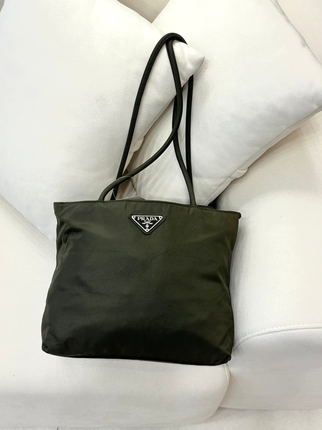 프라다 포코노 카키 숄더백 (정품) 상품이미지1