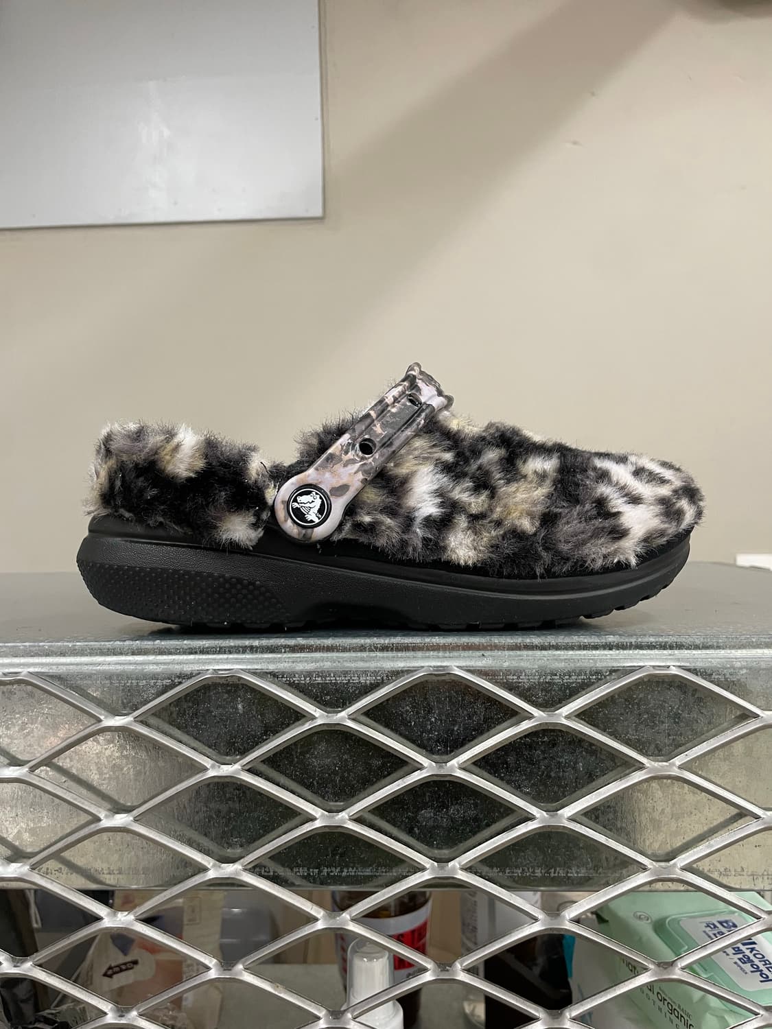 크록스 클래식 퍼 슈어 클로그 M6 (gr-4353) 상품이미지4