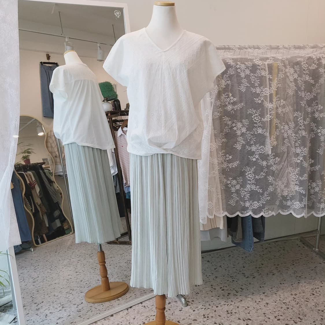 Uniqlo JPN 민트 플리츠 밴딩팬츠 상품이미지2