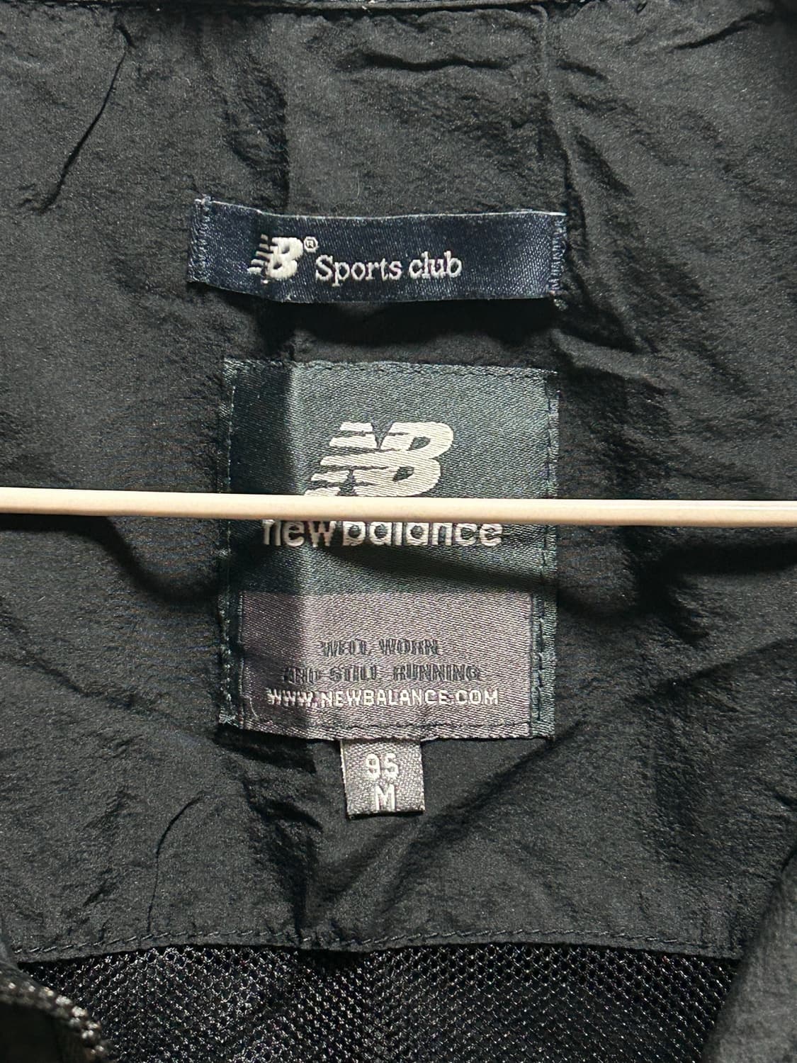 뉴발란스 블랙 바람막이 95(M) 상품이미지3