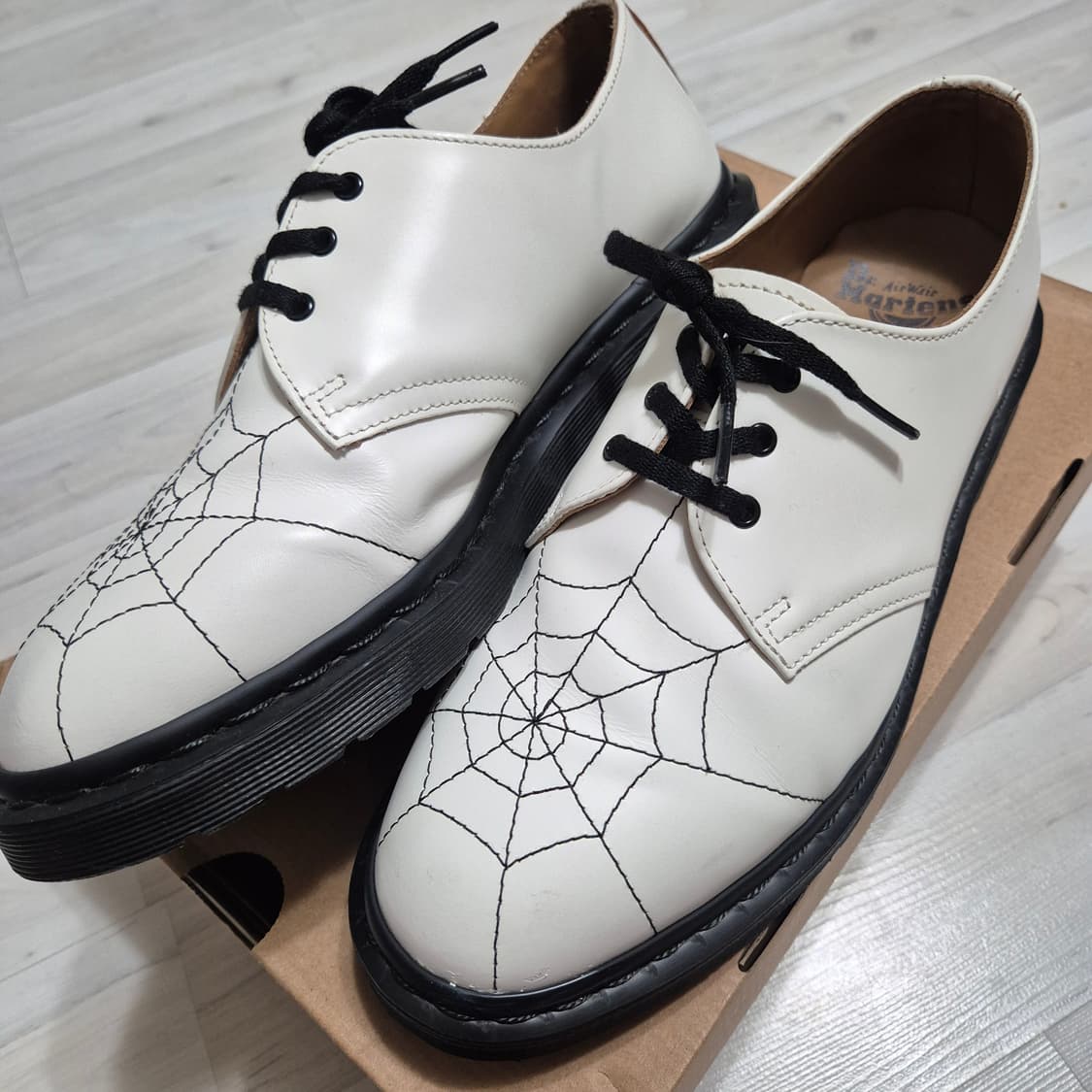 닥터마틴 슈프림 스파이더웹 us8 상품이미지3