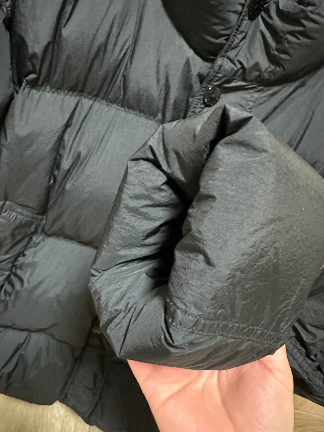 스톤아일랜드 25FW 크링클랩스 논후드 패딩 블랙 XL판매합니다 상품이미지8