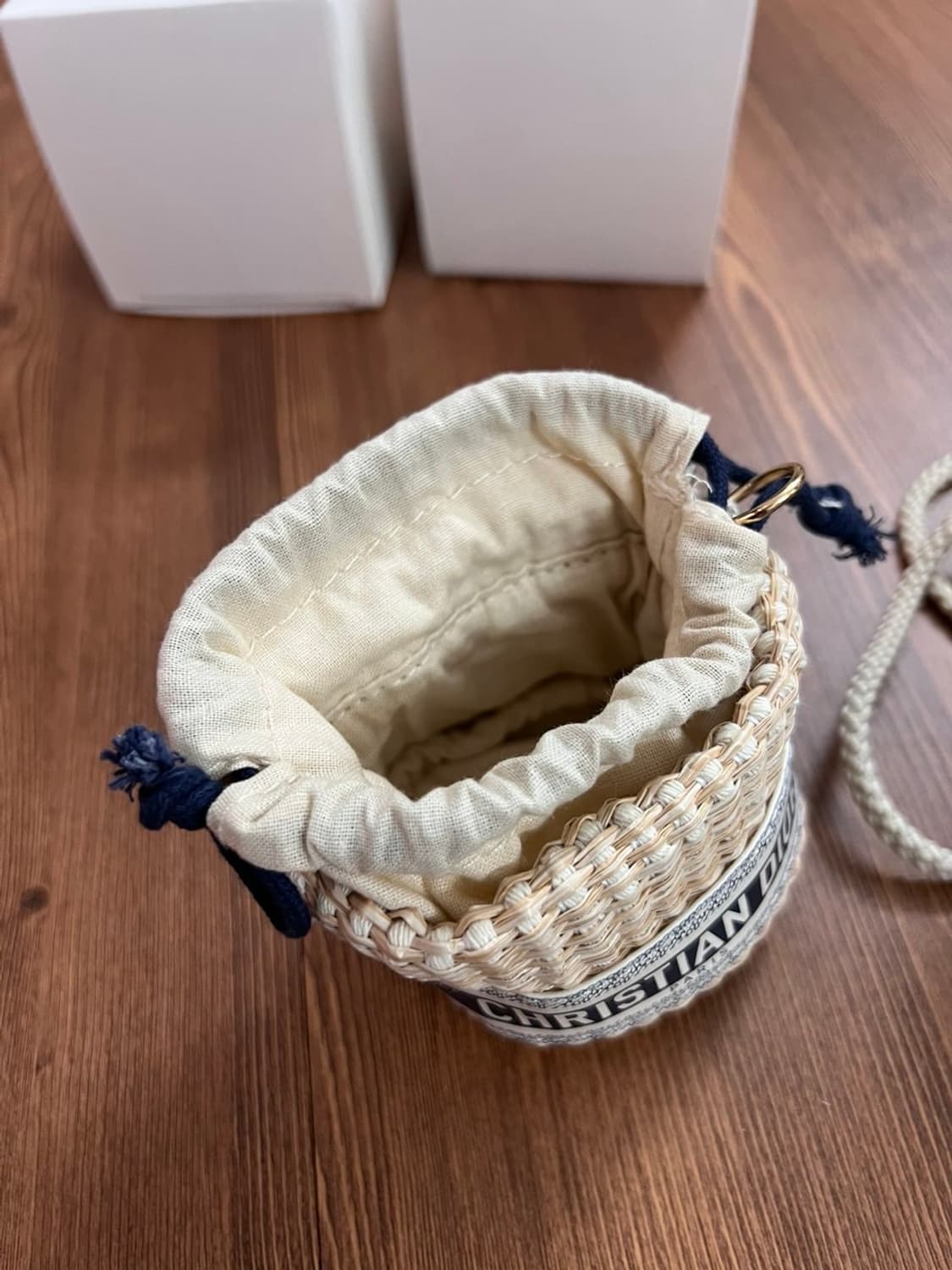  디올뷰티 라탄 드로스트링 미니 크로스백 디올기프트 상품이미지8