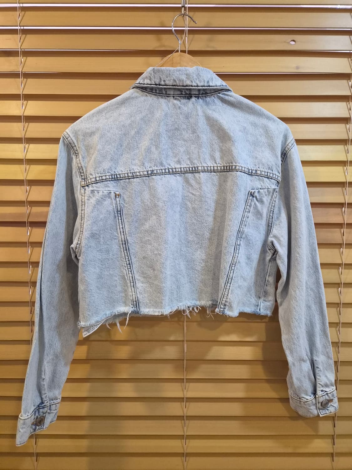 자라 Zara 여성 워싱연청 크롭데님자켓 XS사이즈 상품이미지3