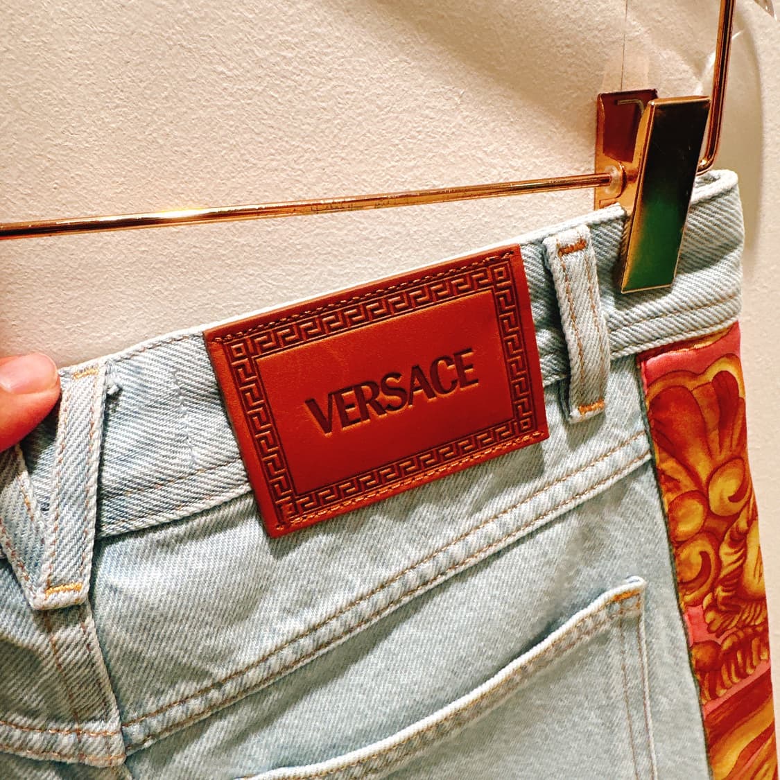 (정품/새상품) VERSACE 베르사체 여성 데님 쇼츠 상품이미지5