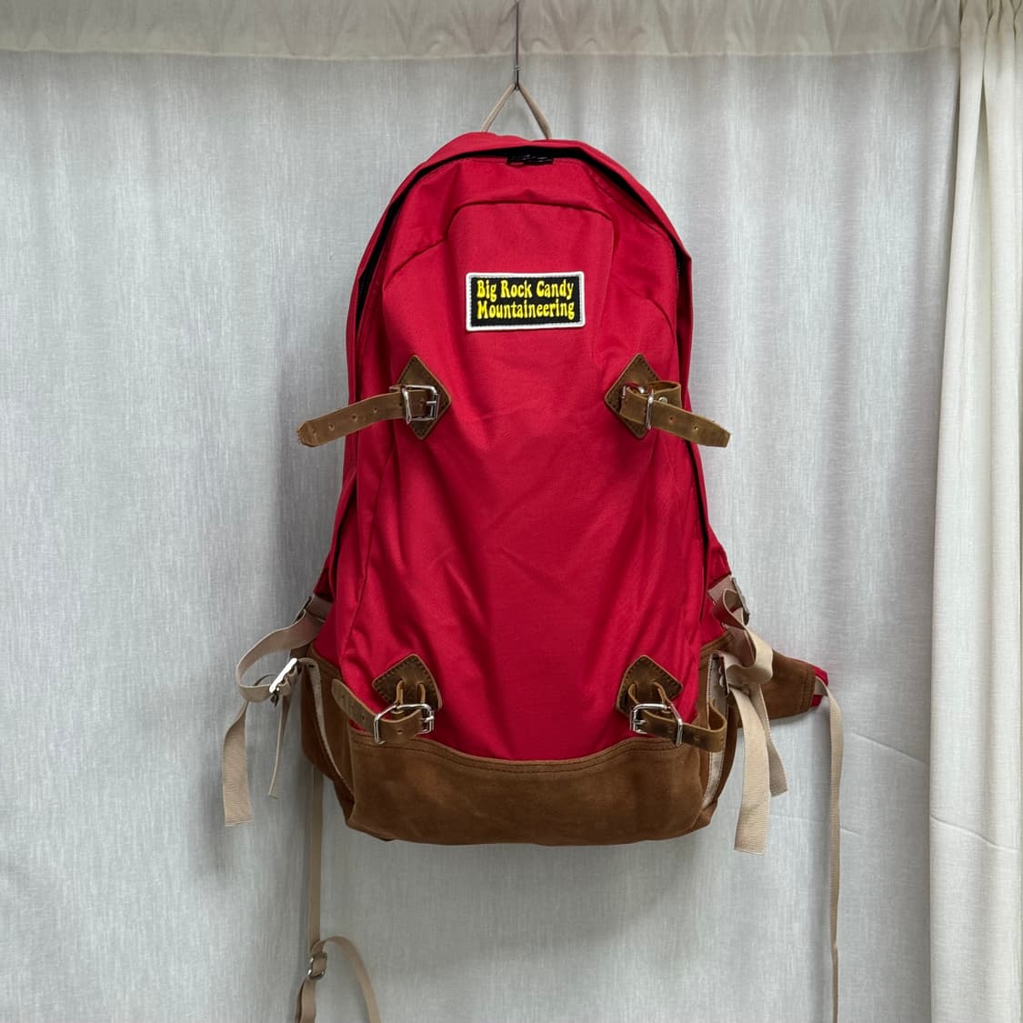새상품 OS) 빅 락 캔디 마운티니어링 게이터 백팩 - 사워 체리 상품이미지1