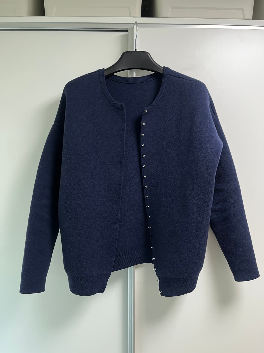 로에베 오픈 백 스터드 스웨터 가디건 상품이미지2