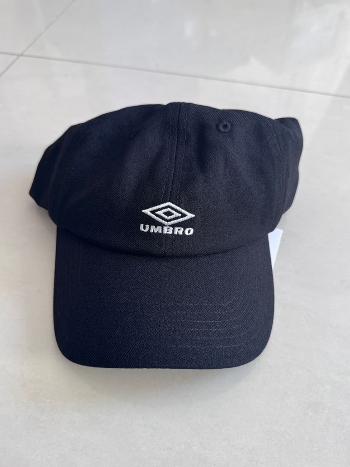 X BY LOGO CAP 엄브로 X 바이 로고 캡 상품이미지2