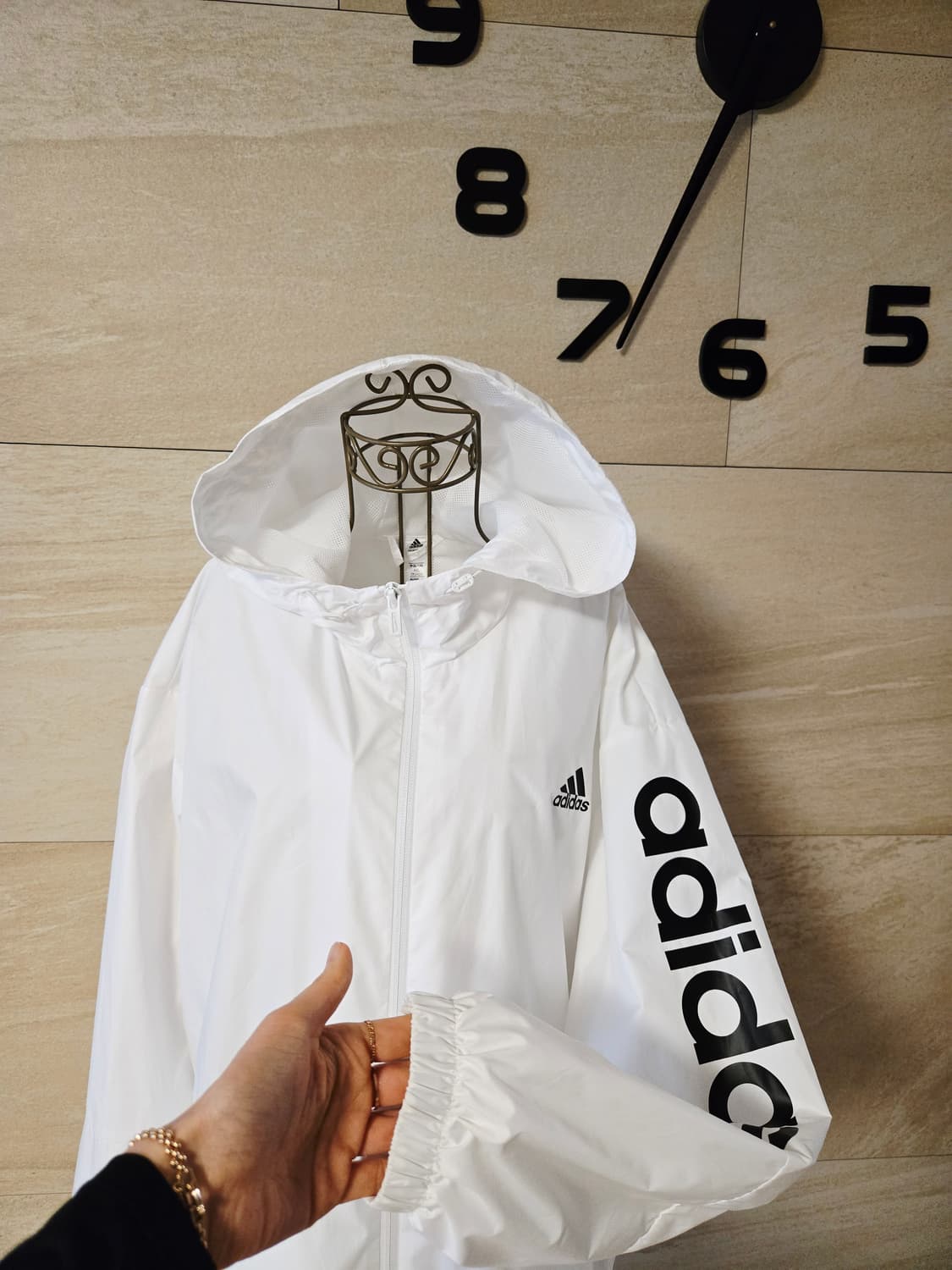 [m] 아디다스 여성 바람막이 후드 자켓 상품이미지4