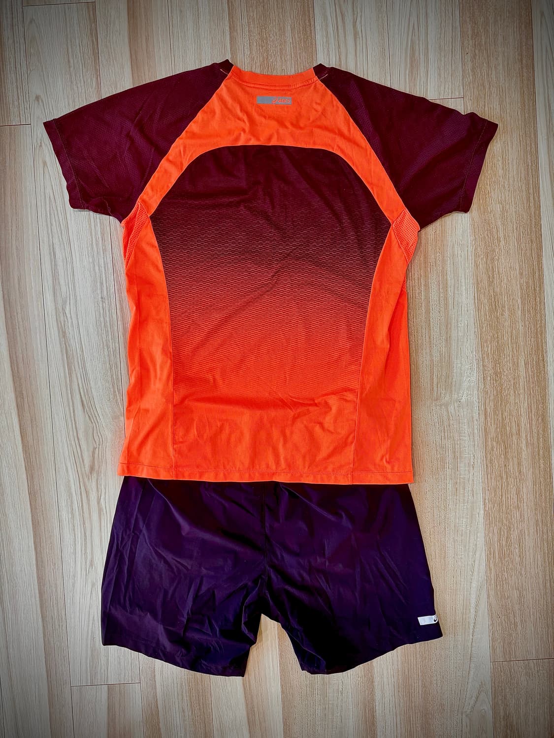 남성 아식스 런닝 셋업 (반팔&하프팬츠, 리미티드 에디션) 상품이미지2