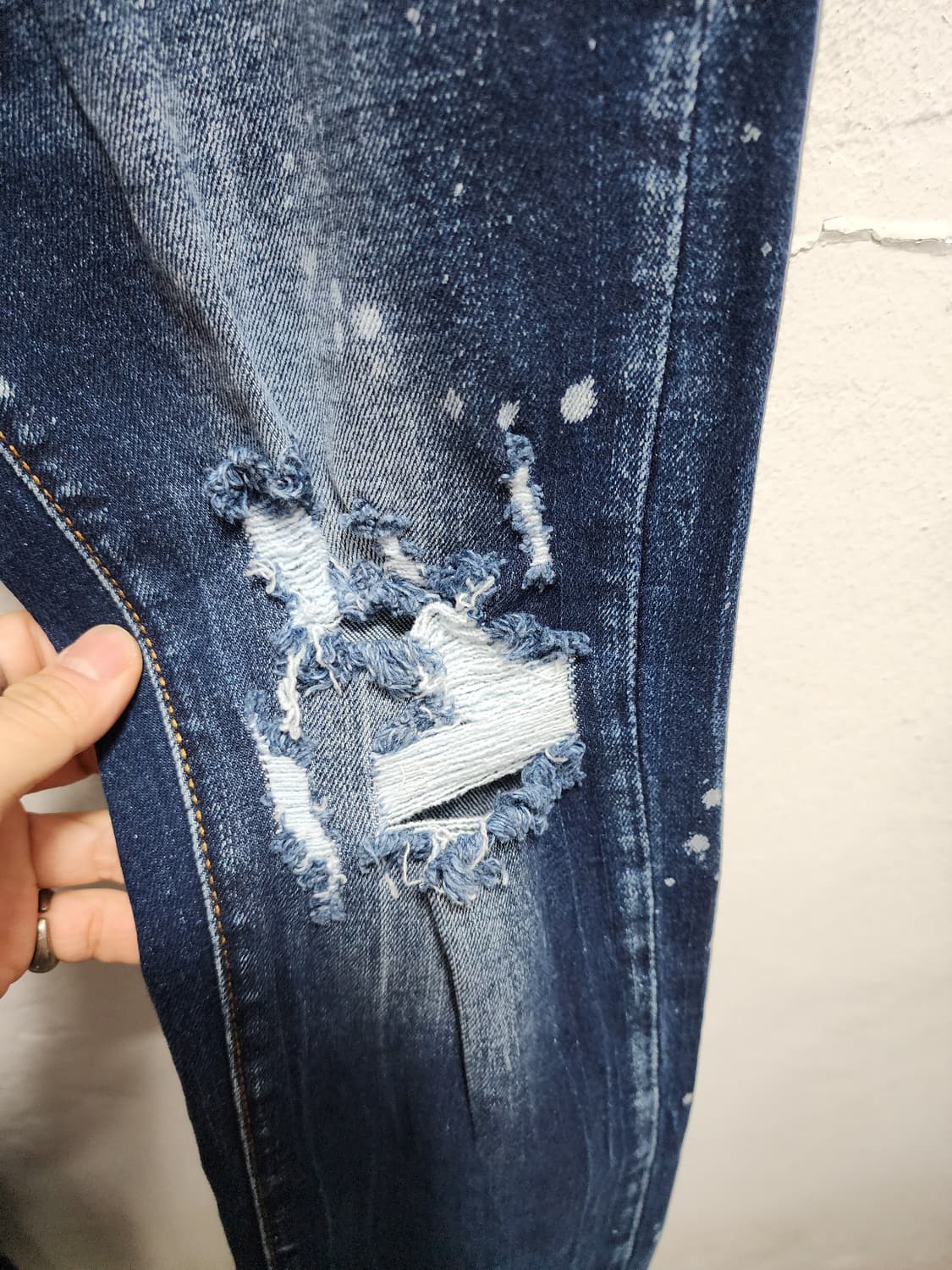 (새상품) Dsquared2 체인디테일 데미지 데님 상품이미지5