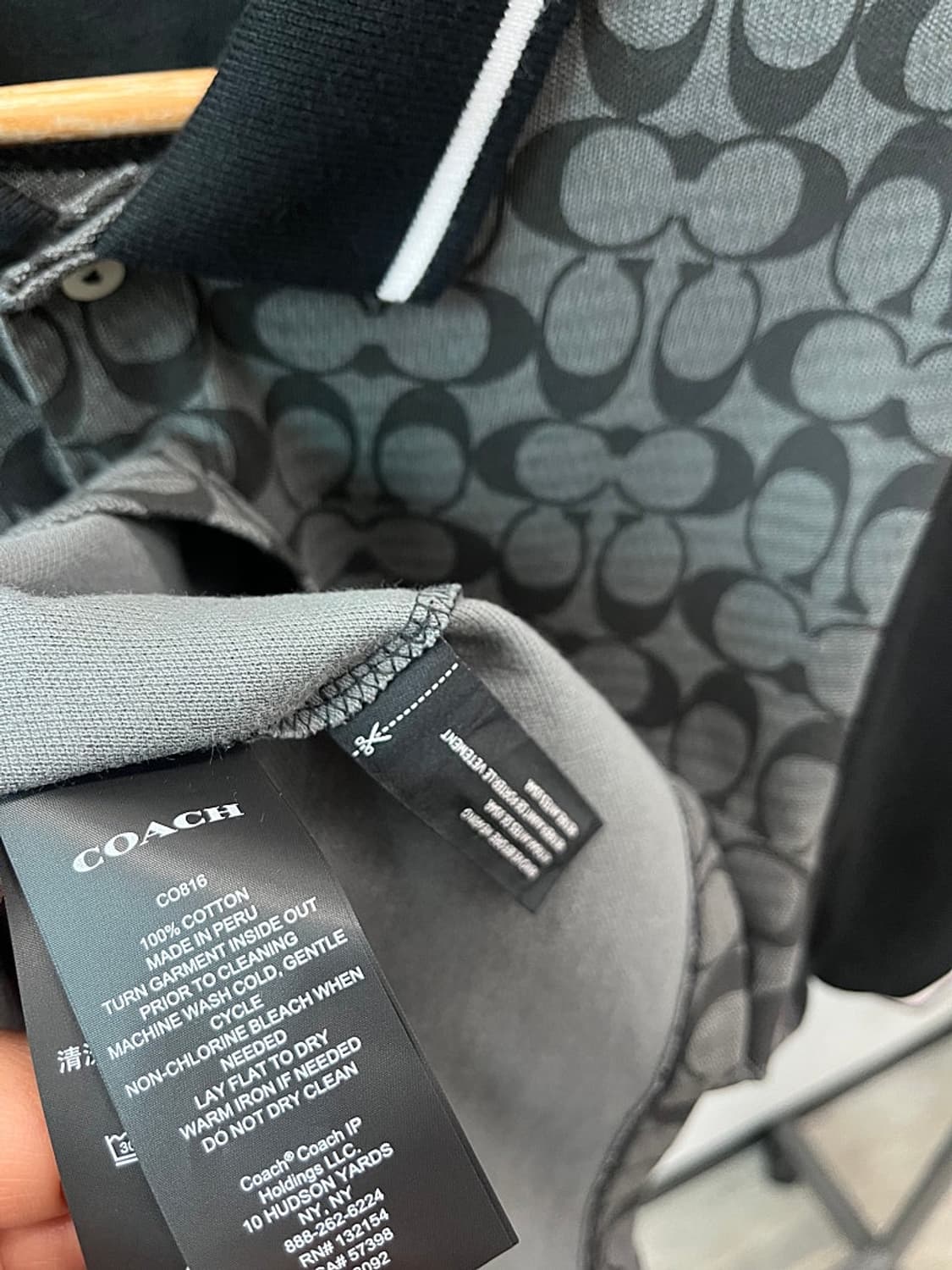 100) 코치 24ss 로고 반팔 카라티  상품이미지9