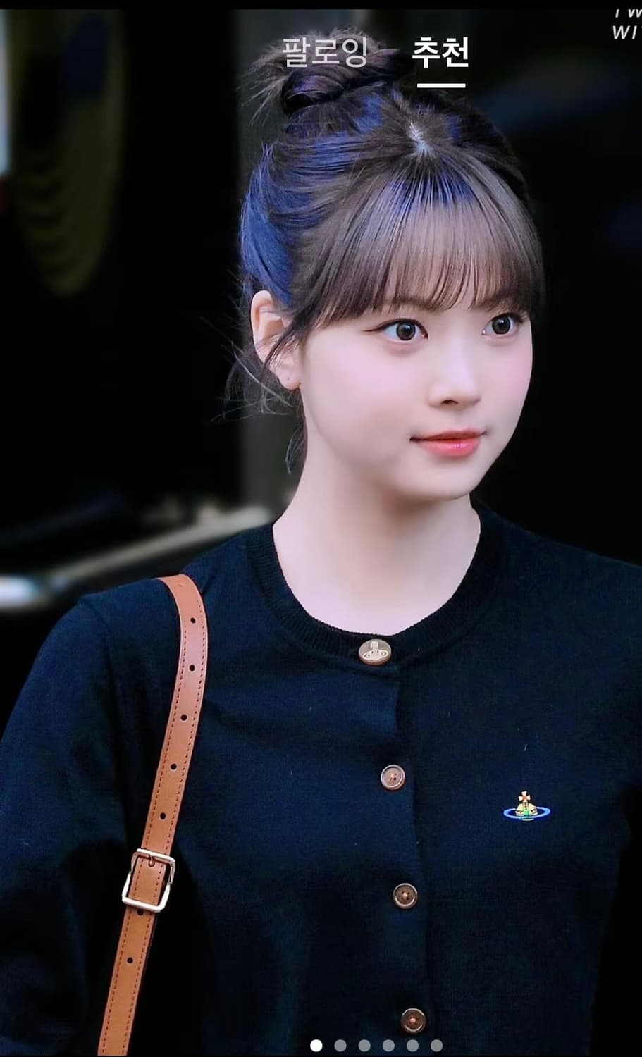 [S] 비비안 웨스트우드 르세라핌 홍은채 착용 베아 가디건 네이비 상품이미지1