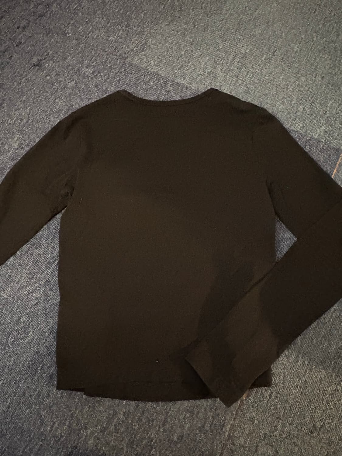 디젤 컷아웃 로고 블랙 롱슬리브티 상품이미지4