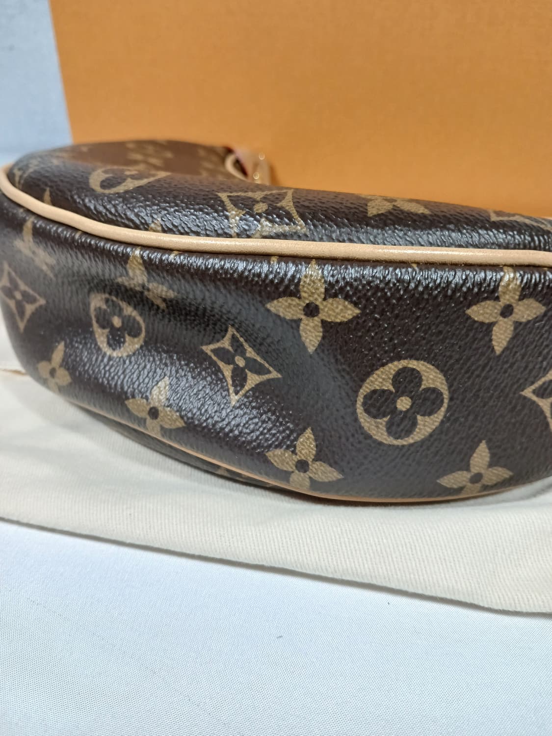 루이비통 루프호보백 M81098 상품이미지7