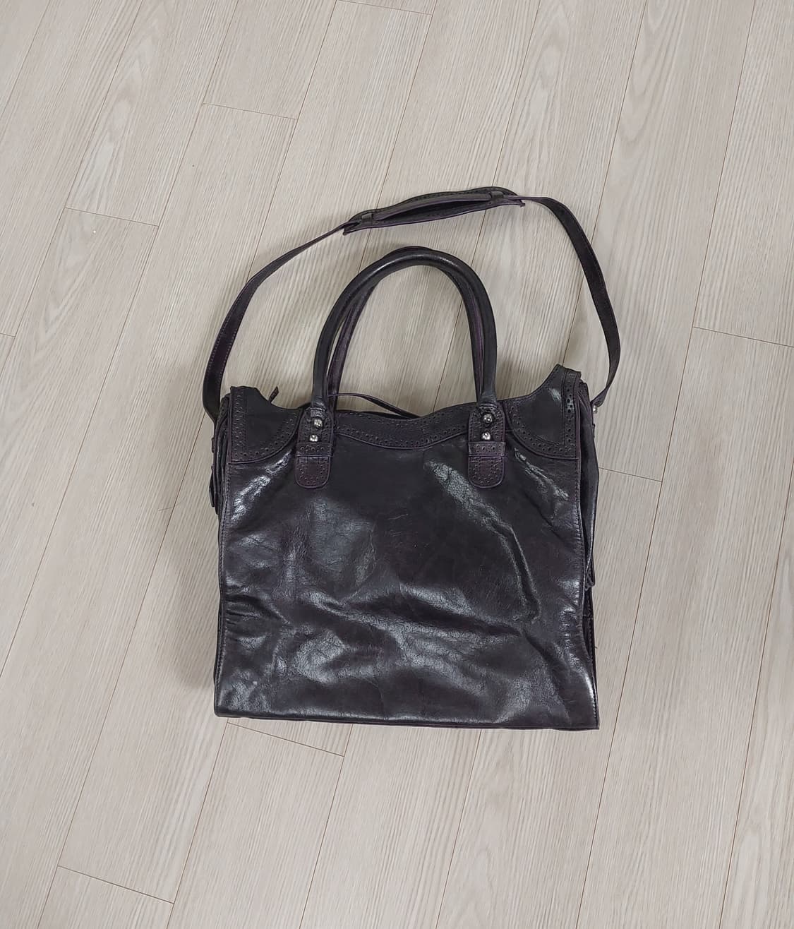 정품 발렌시아가 시티백 모터백 (착샷O) 상품이미지4