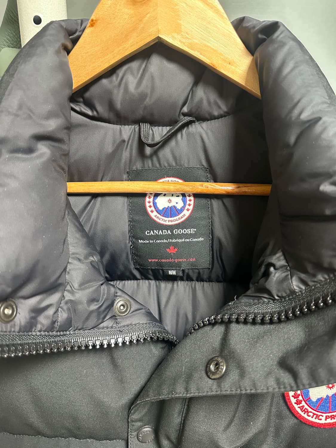 캐나다구스 블랙 구스패딩베스트 M사이즈 상품이미지3