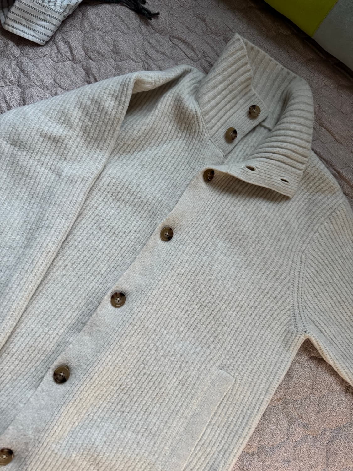 유니클로 수플레얀 스탠드 카라 가디건 팝니다 상품이미지4