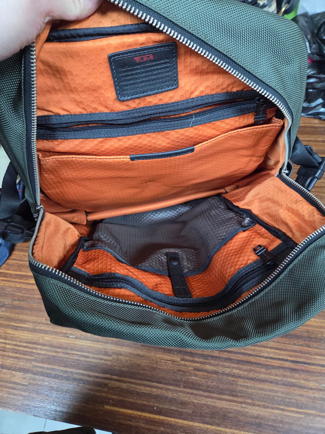 투미 알파 브라보 르준 토트백 겸용 백팩 카키 상품이미지4