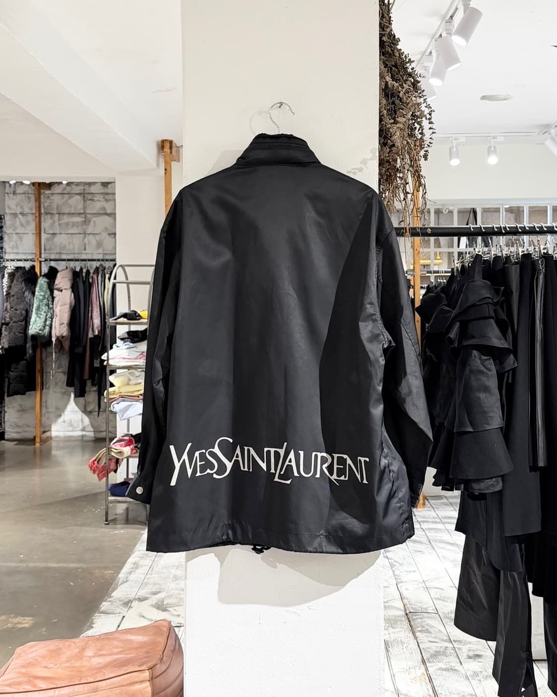 이브 생로랑 뿌르 옴므 블랙 레터링 봄버 점퍼 상품이미지1