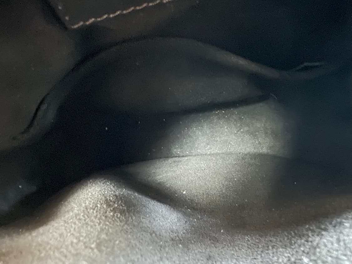 루이비통 슈프림 에피 다뉴브PM 크로스백 블랙 상품이미지9