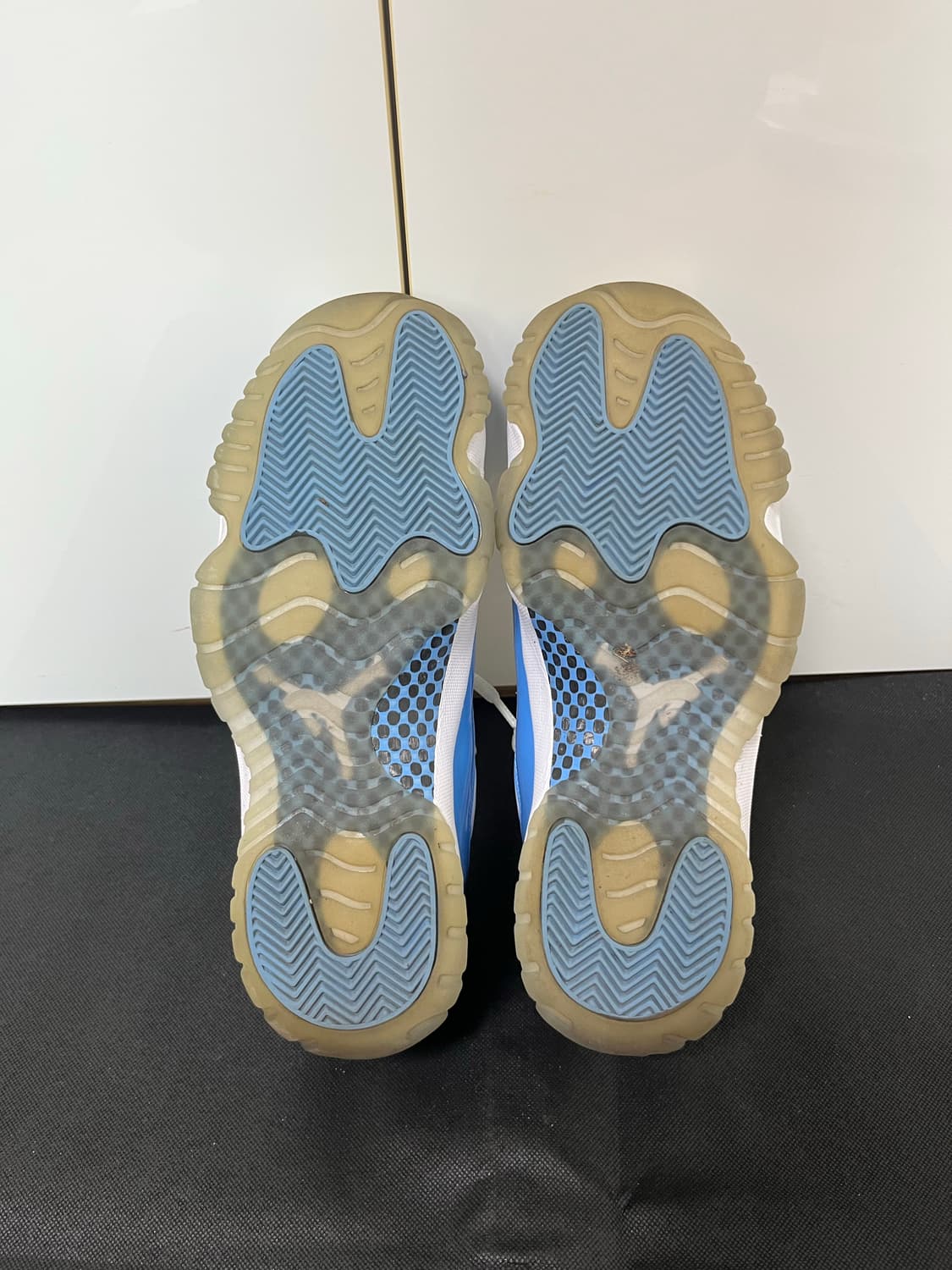 에어조던 11 레트로 로우 UNC 화이트 블루 상품이미지3