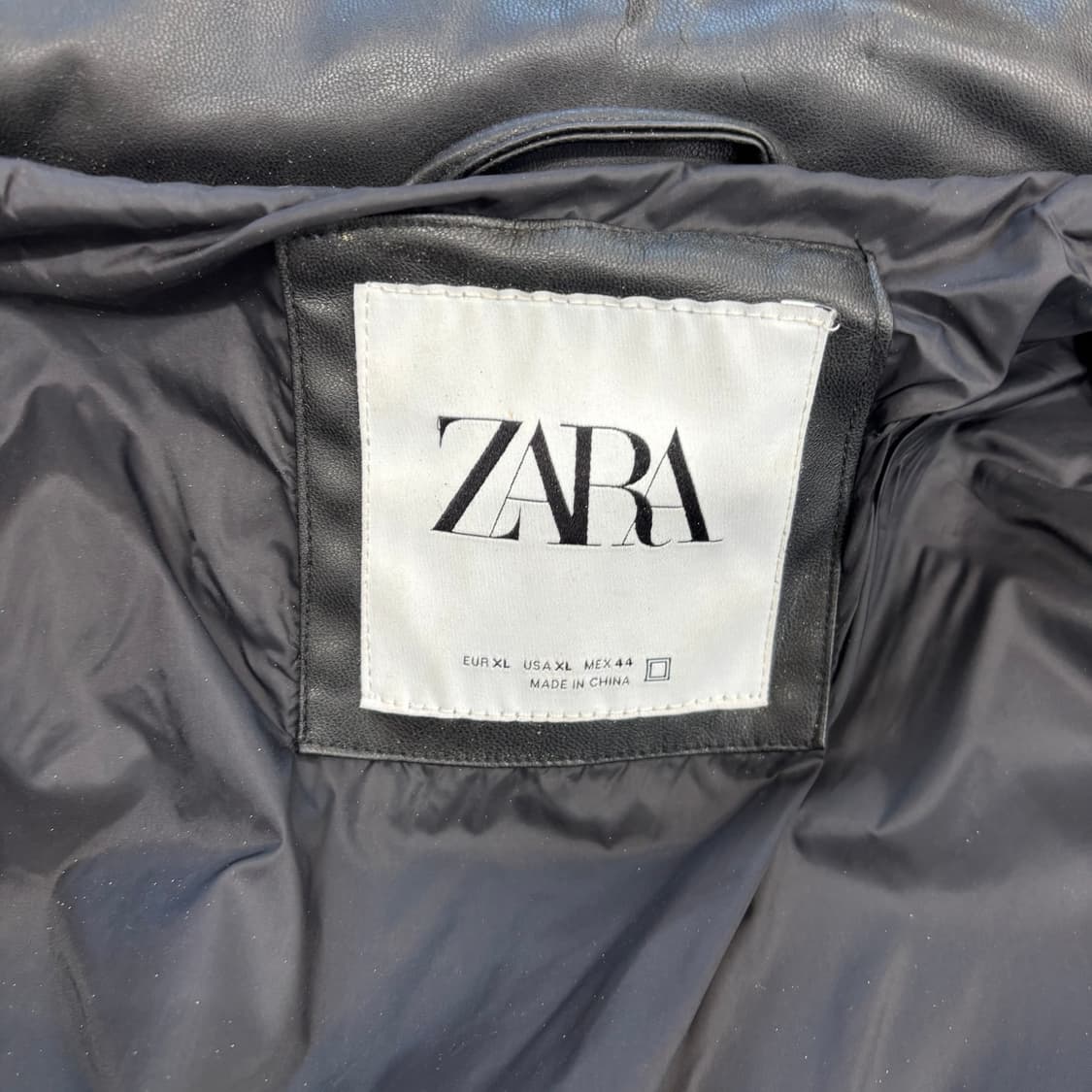 ZARA 페이크 레더 오버핏 푸퍼 패딩 상품이미지4