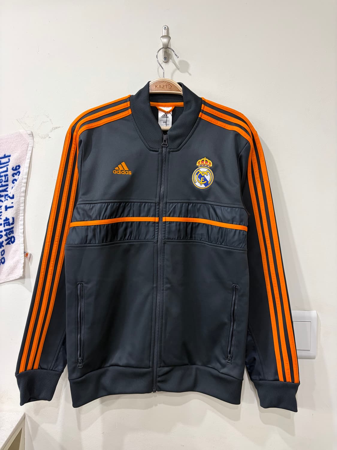 322. 아디다스 레알마드리드 져지 트랙탑  상품이미지1