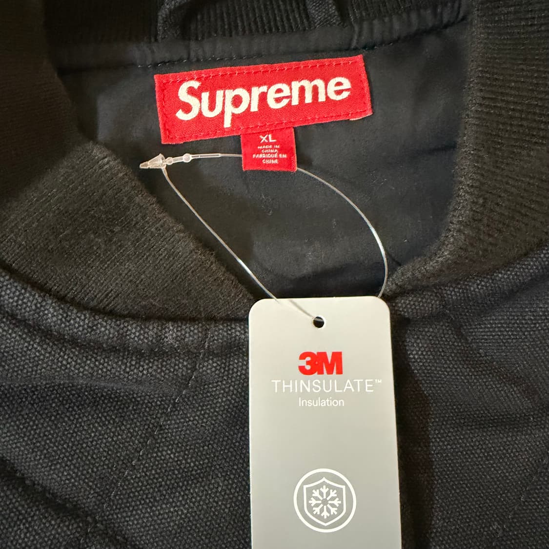 [XL] 슈프림 집 오프 슬리브 퀼티드 봄버 자켓 블랙 - 25FW 상품이미지2