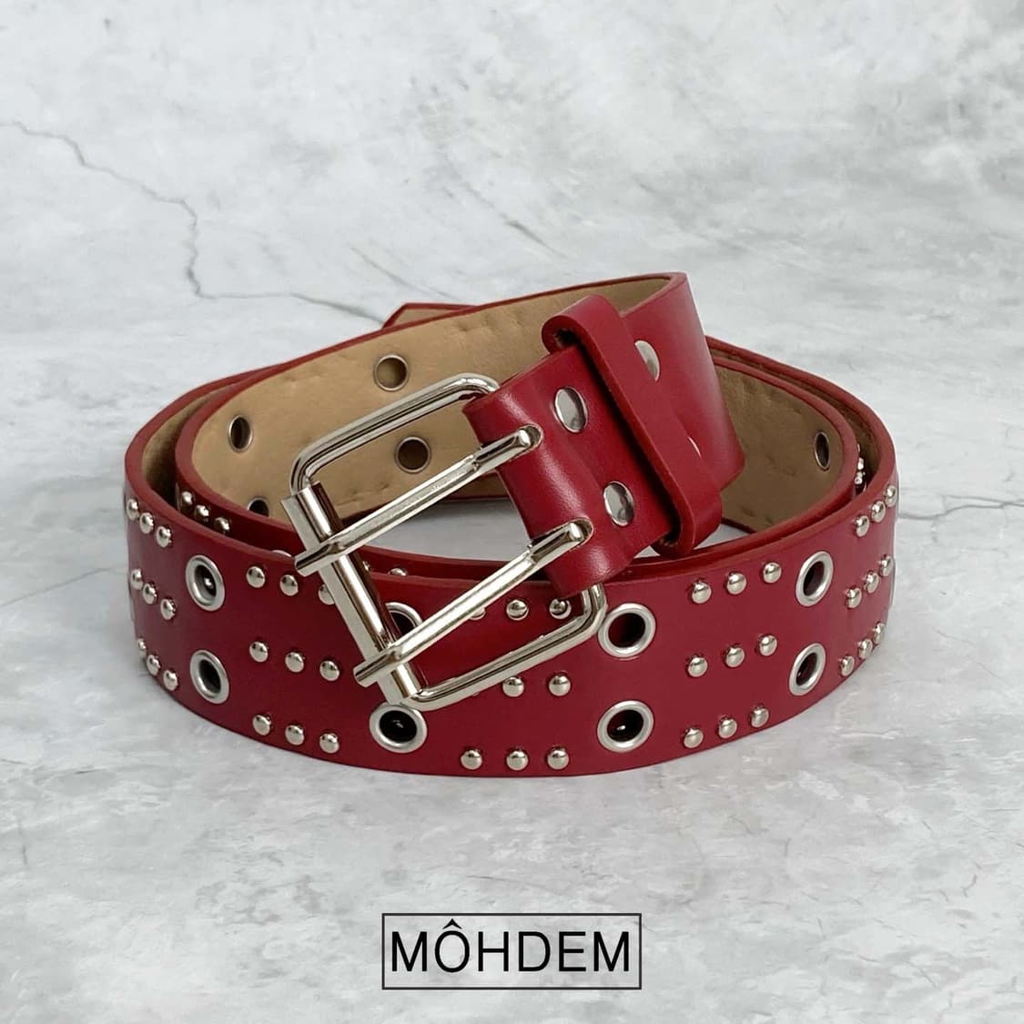 [Unisex] y2k 스터드 아일렛 가죽 벨트 레드 상품이미지3