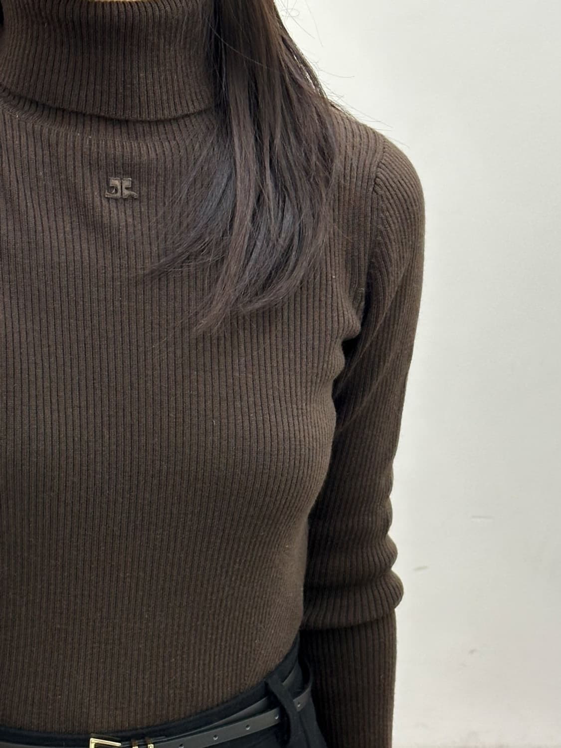 courreges / 꾸레쥬 브라운 울 골지 터틀넥 니트  상품이미지8