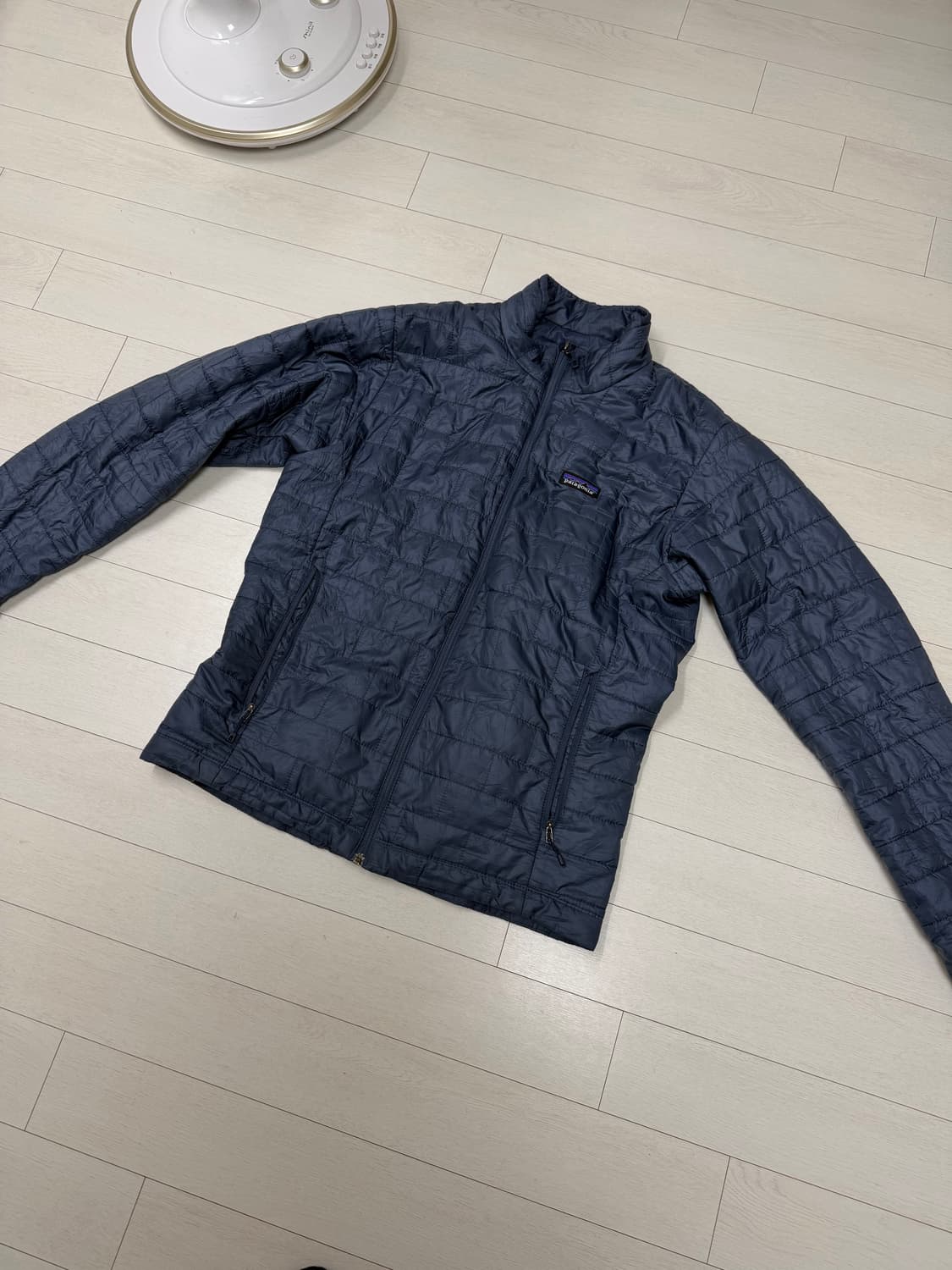 파타고니아 나노퍼프 블루 색상 M 사이즈 상태 9.5/10  사진찍고 절 상품이미지1