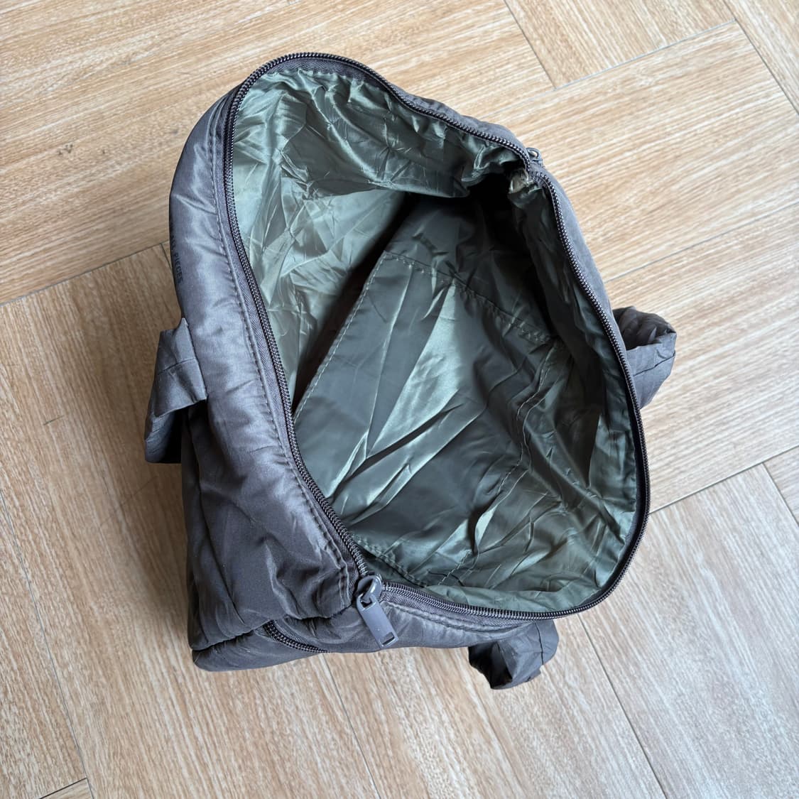 주카 다크브라운 퀼팅 패디드 토트백 상품이미지7