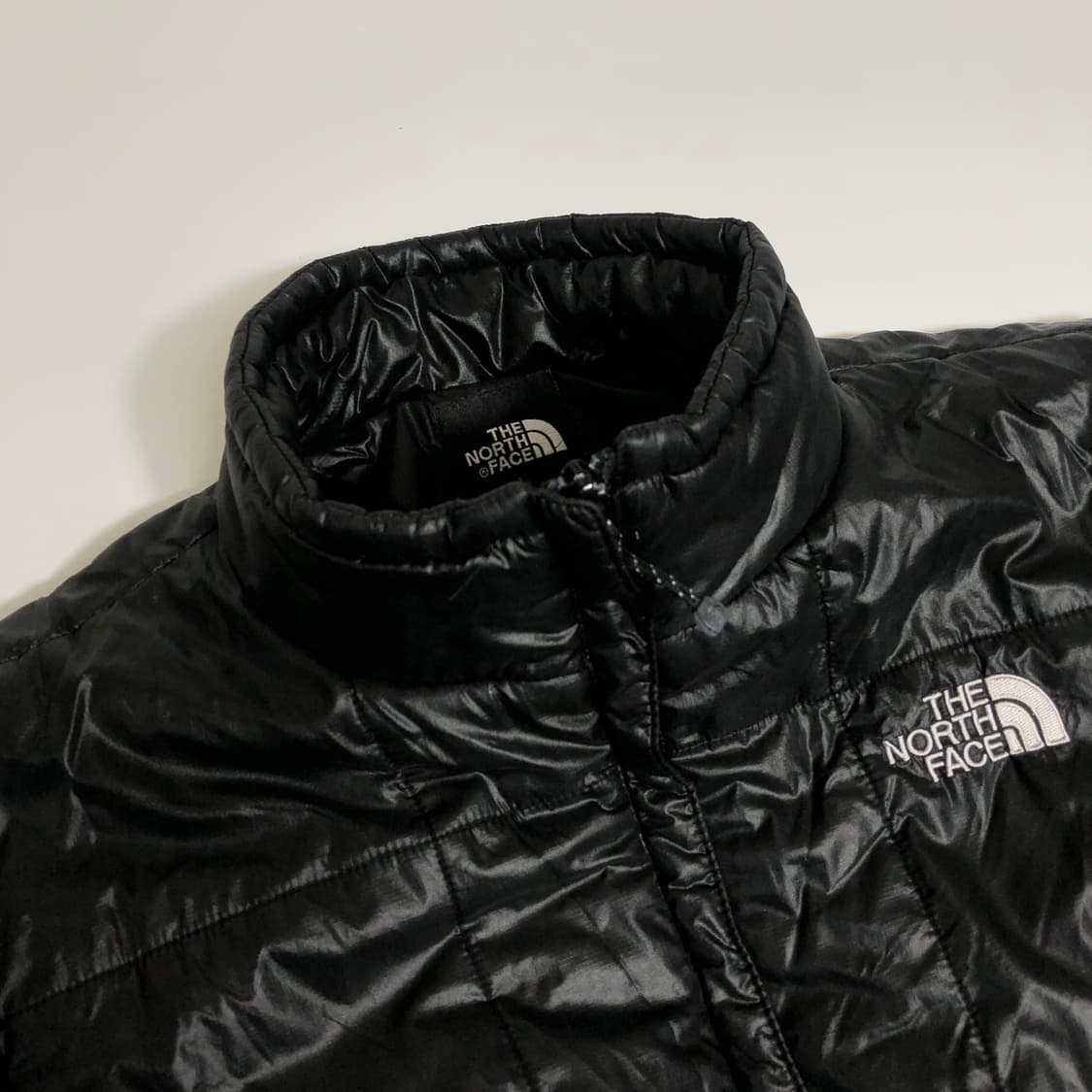 노스페이스 경량패딩 xs 상품이미지3