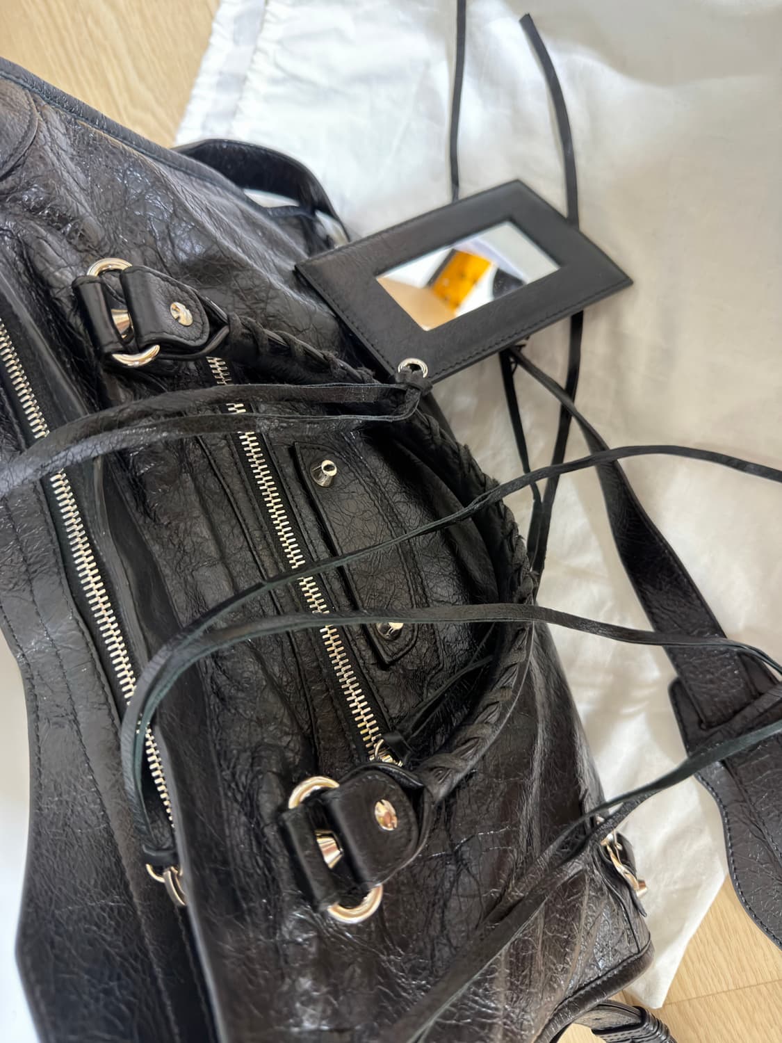 발렌시아가 시티 모터백 미디움  상품이미지3