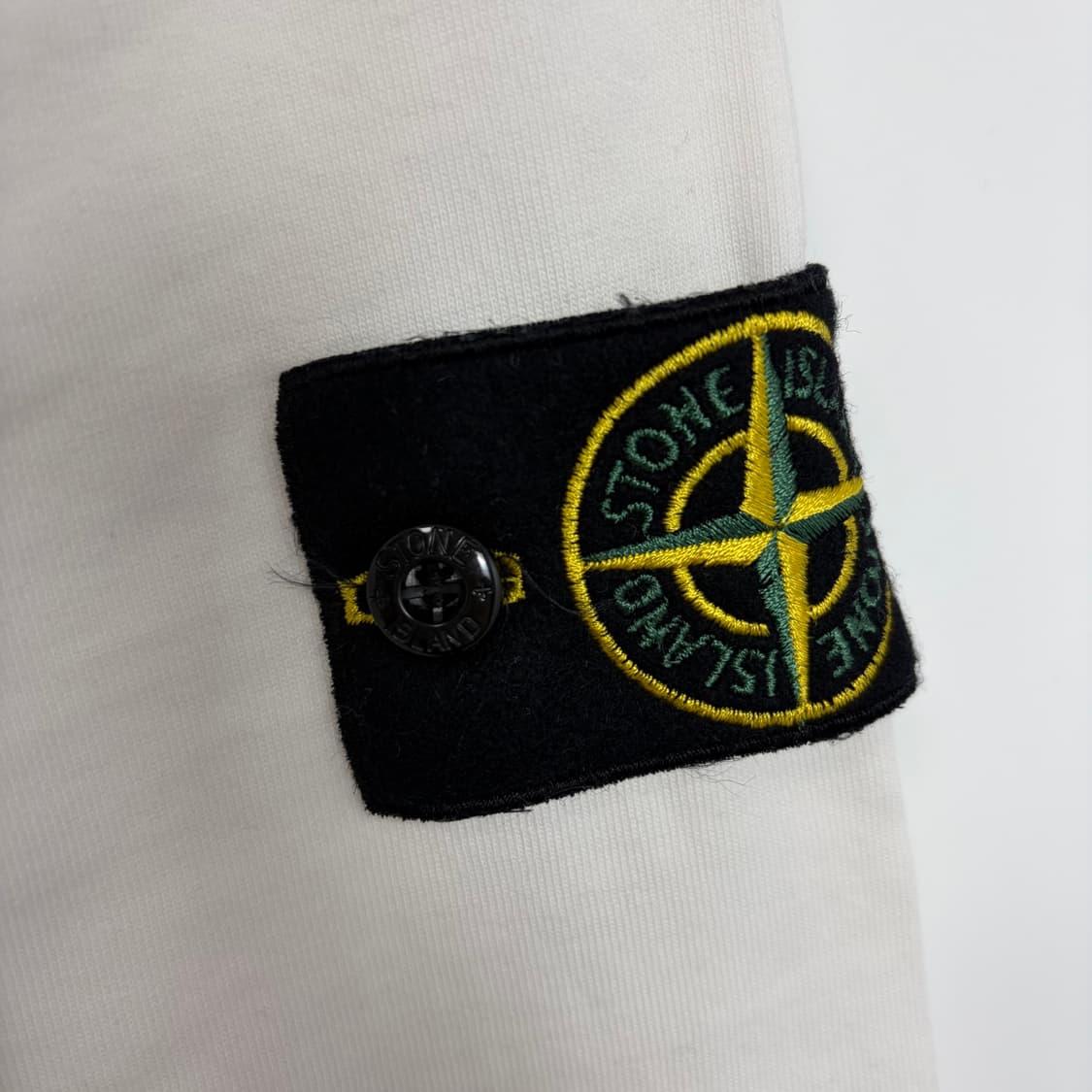 21년도 스톤아일랜드 와펜 패치 티셔츠 상품이미지4