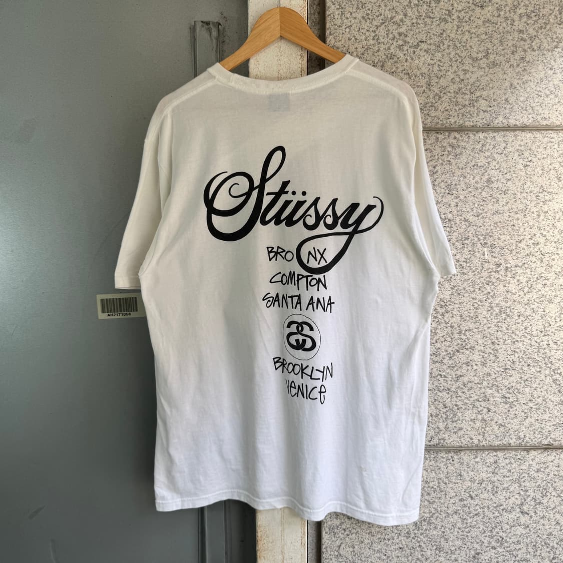 스투시 월드 투어 로고 반팔티 상품이미지2