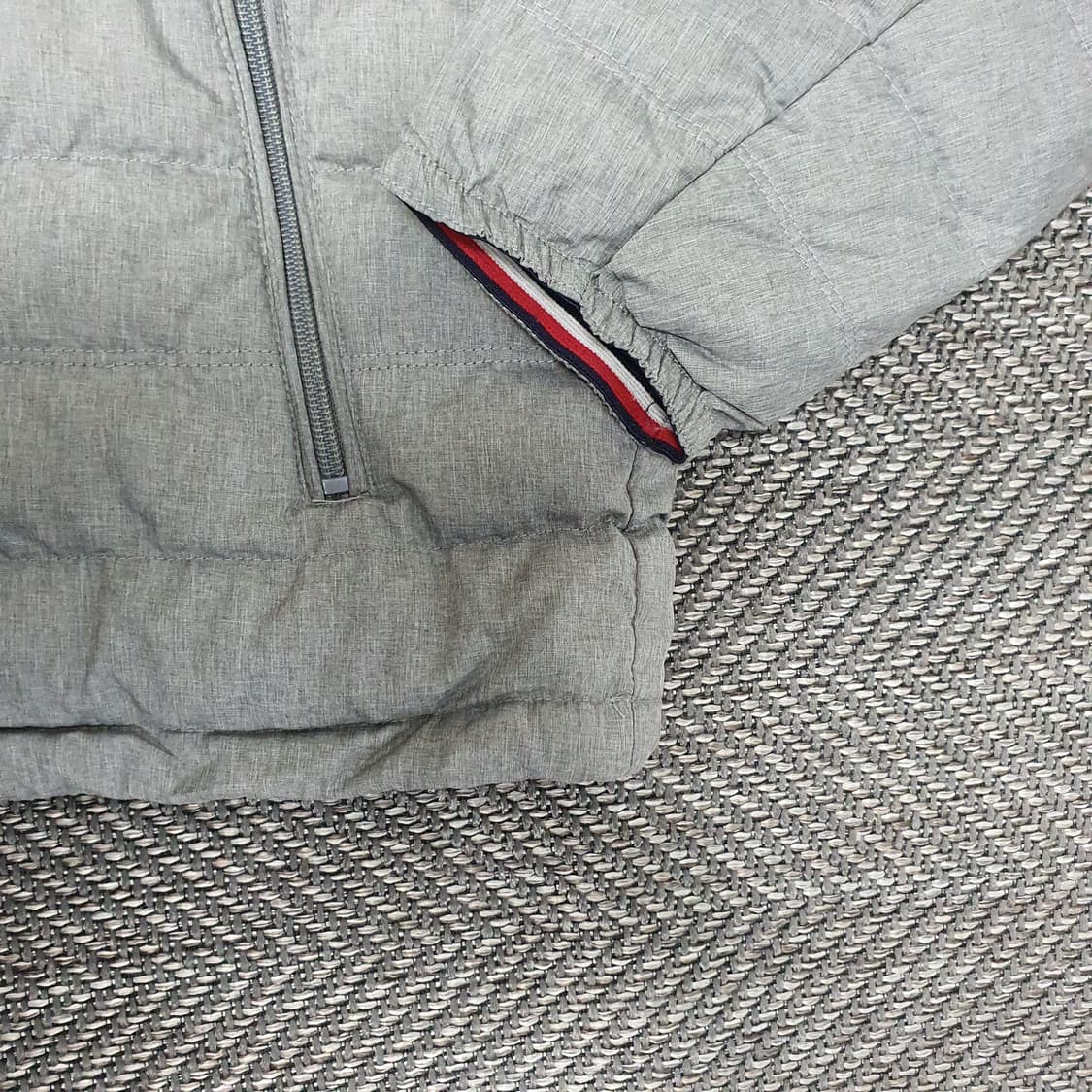 타미힐피거 오리털 경량패딩 남자105~110 상품이미지4