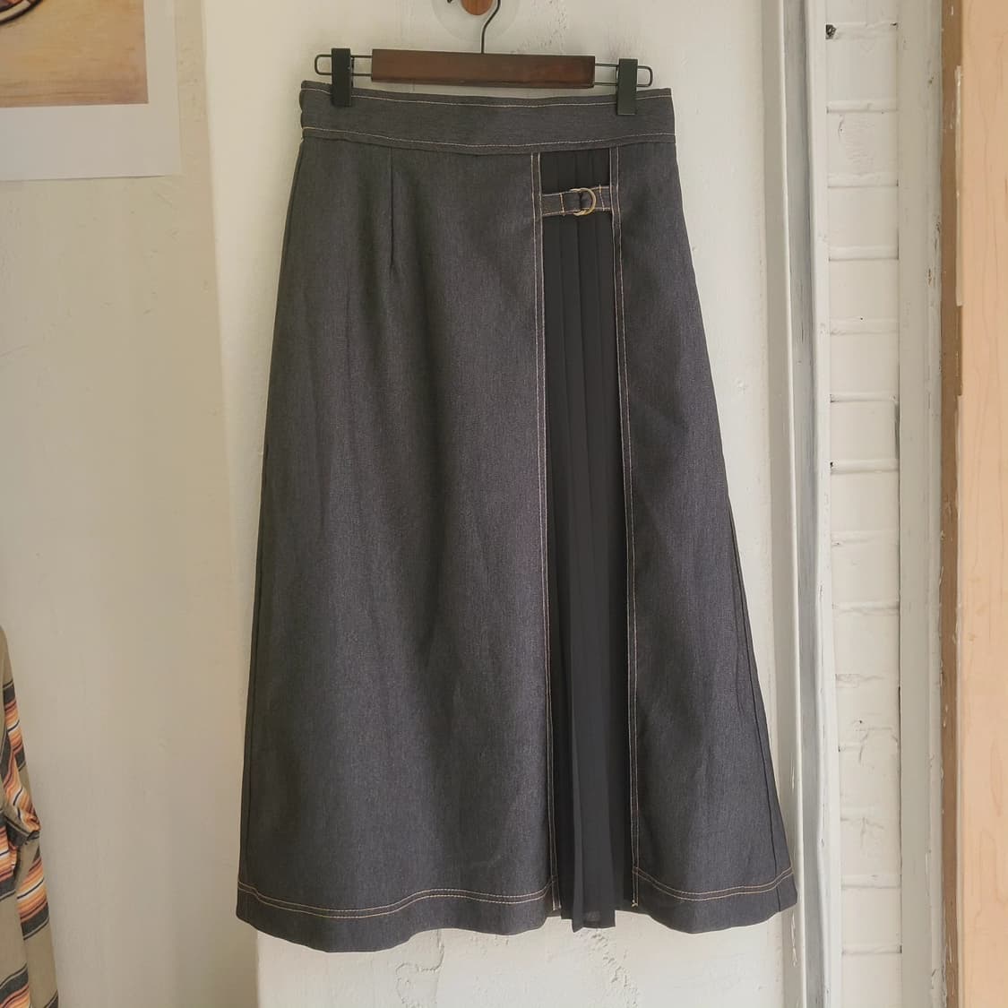 벨티드 흑청 데님 스커트 상품이미지1