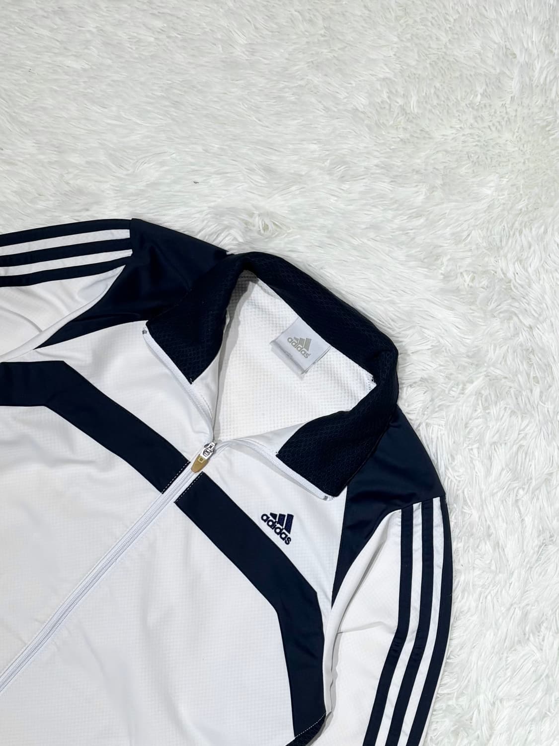 아디다스 스몰로고 화이트 바람막이 상품이미지6