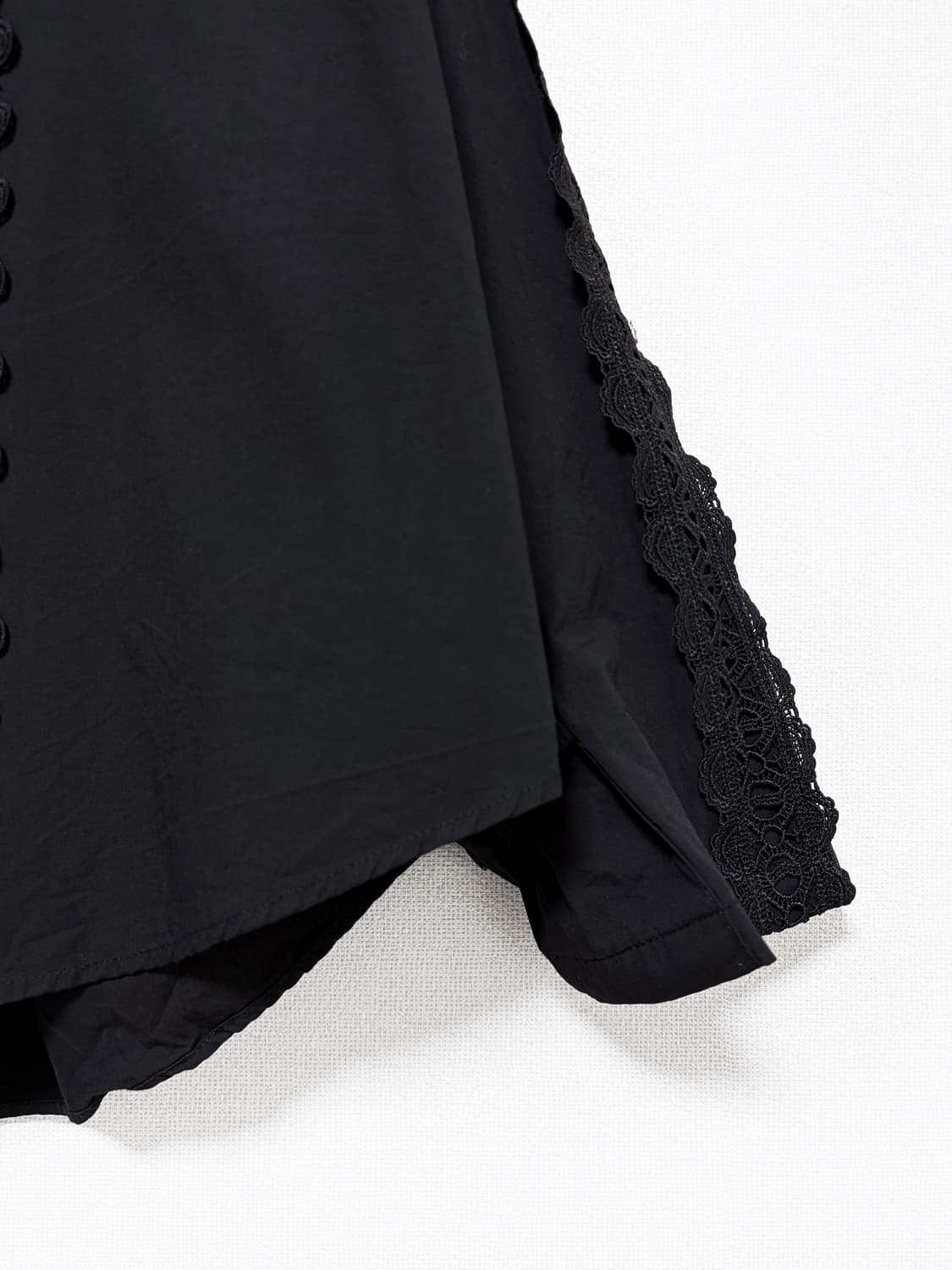 Lace Detail Volume Sleeve Shirt – Black 상품이미지7