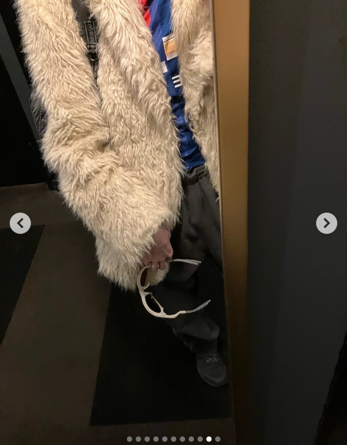 akol 아콜 CRINKLY FUR JACKET - BEIGE 상품이미지3