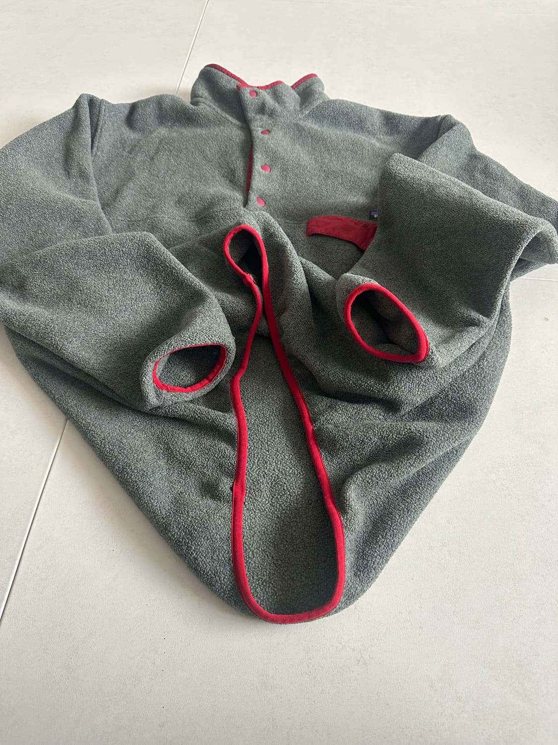 10s 신칠라 그레이 레드 m 상품이미지2