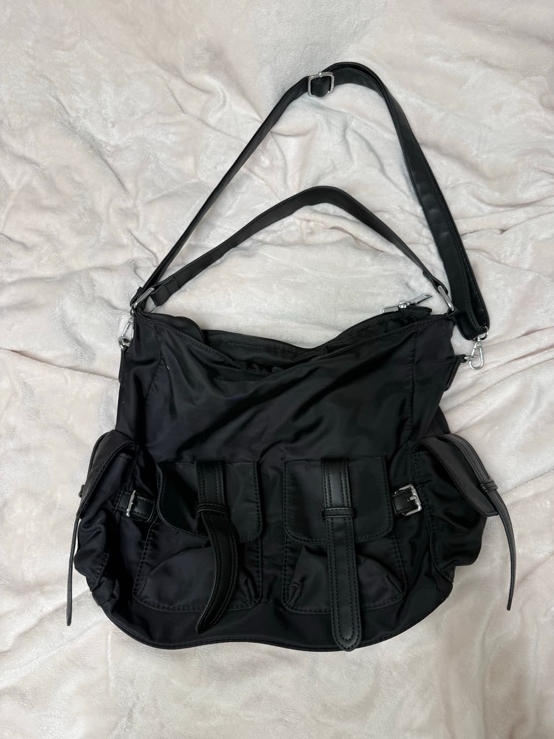 블랙 나일론 숄더백 상품이미지1