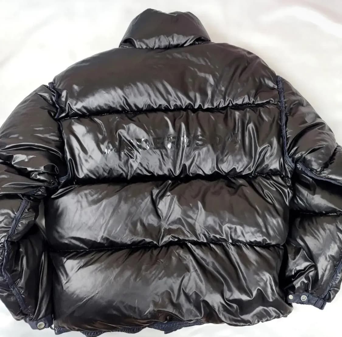 앤더슨벨 리버시블 유광 덕다운 패딩 상품이미지2